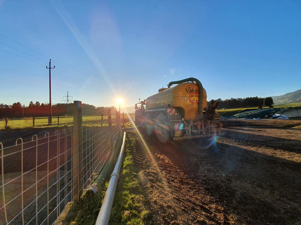 Traktor-Anhänger von Agrarservice Enzinger